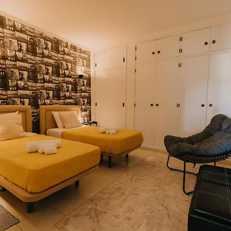 Beijinhos House Porches